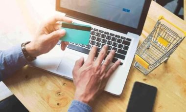 VAT-ON-ECOMMERCE-BUSINESS-IN-UAE-768×512 VAT-ON-ECOMMERCE-BUSINESS-IN-UAE-768x512